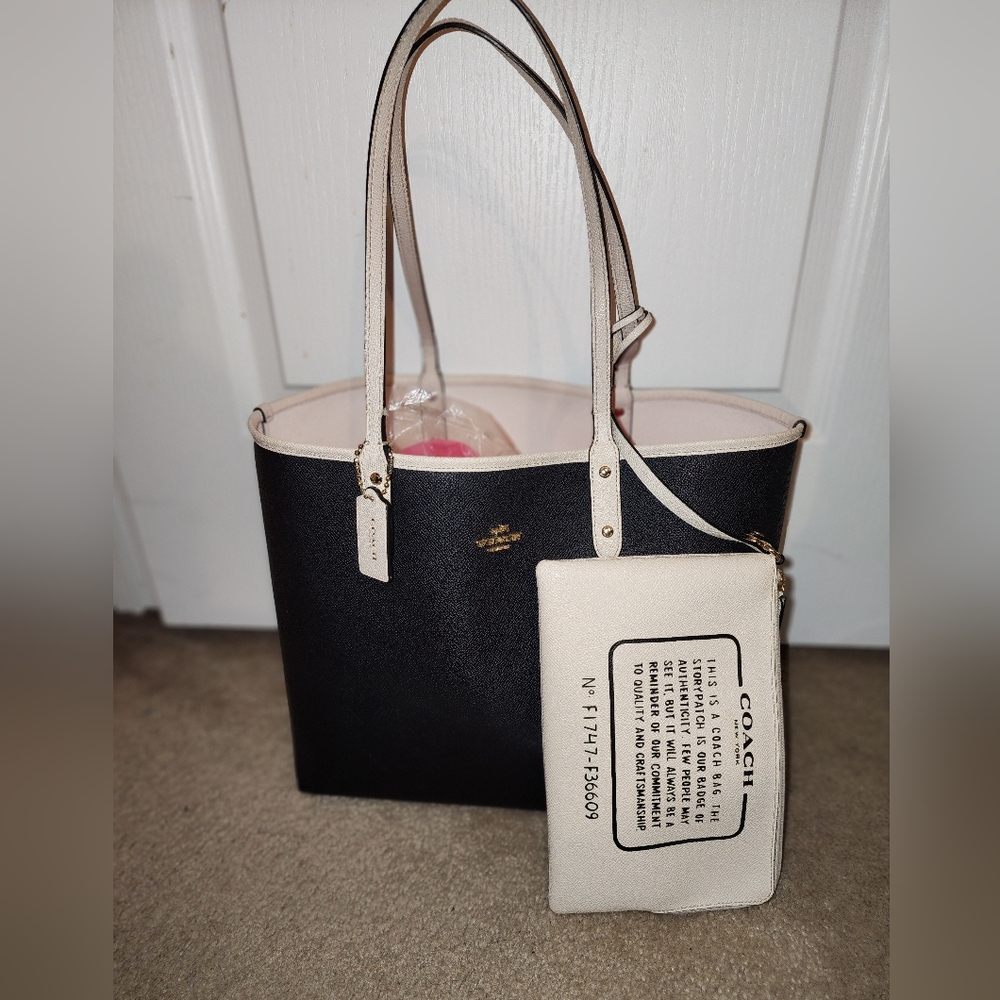Reversible Coach city tote